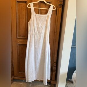 1X / XL Sweet White Linen Sleeveless Maxi Dress